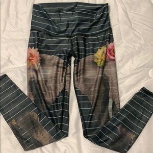 Teeki love the Elephant Yoga Pant